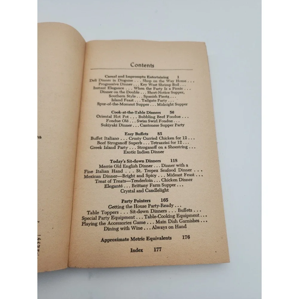 Vintage 1975 Betty‎ Crocker's Dinner Parties Cookbook Special Edition Paperback